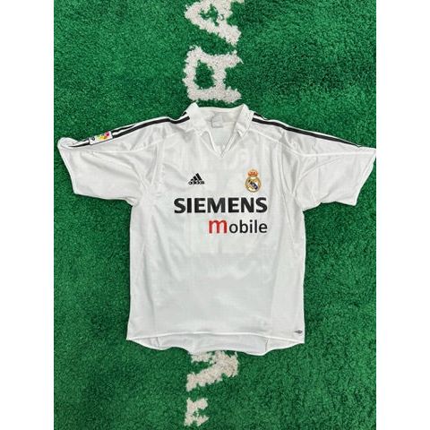 Real Madrid Home Shirt 2004-2005 Beckham #23 M by KershKits in Clothing. Available at KershKicks for £80.00. A must-have for fans of KershKits looking to elevate their style with this Kits.