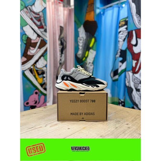 Yeezy 700 Wave Runner UK 8