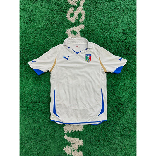 Italy 2010-2011 Away Shirt M 7/10 by KershKits in Clothing. Available at KershKicks for £45.00. A must-have for fans of KershKits looking to elevate their style with this Kits.