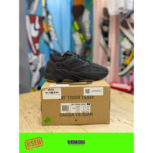 adidas Yeezy Boost 700 Utility Black UK 9