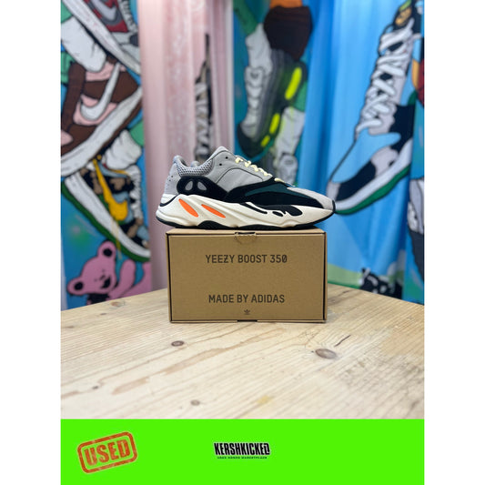 Yeezy 700 Wave Runner UK9