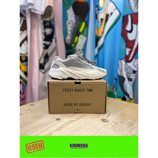 Yeezy 700 Static UK 9