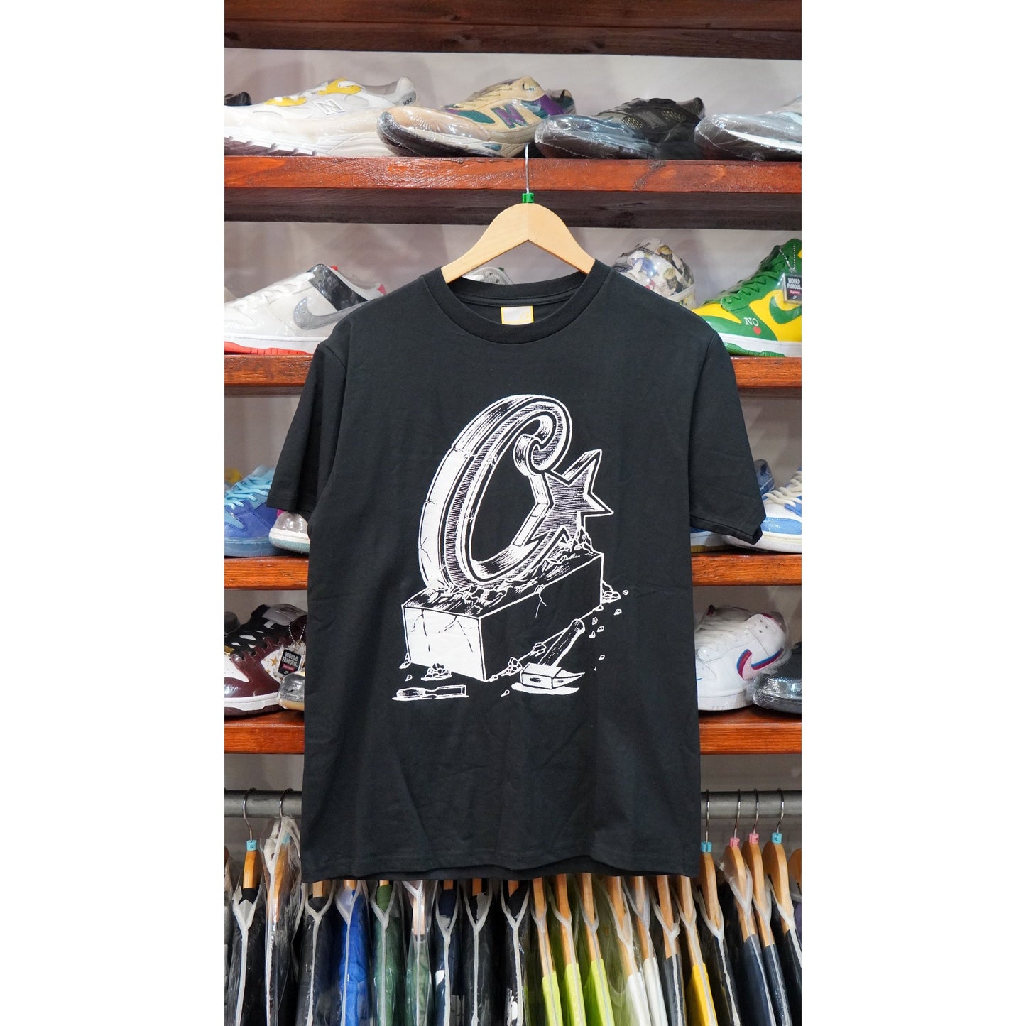 Corteiz Chisel Tee Black by Corteiz in . Available at KershKicks for £85.00. A must-have for fans of Corteiz looking to elevate their style with this T-Shirt.