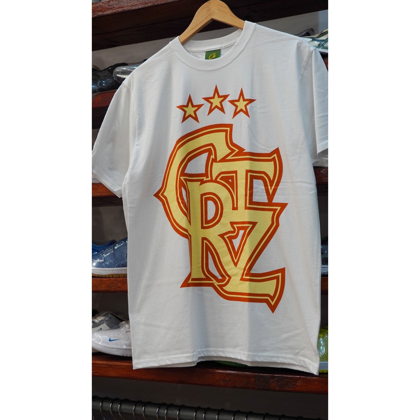 Corteiz Crtz Crest Tee White by Corteiz in Uncategorized. Available at KershKicks for £65.00. A must-have for fans of Corteiz looking to elevate their style with this T-Shirt.