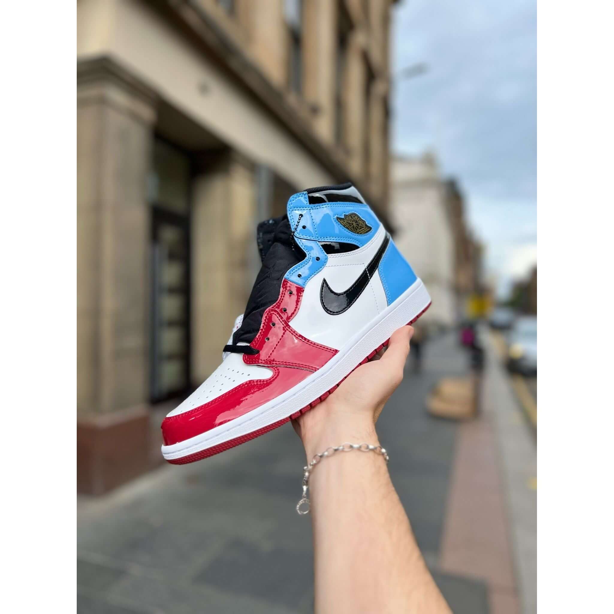 Air jordan 1 retro high outlet og fearless unc to chicago