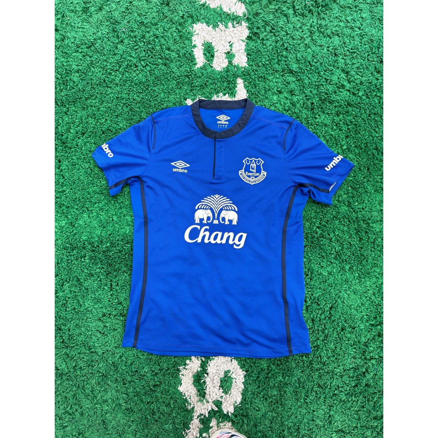 Everton Home Shirt 2014/15 M 9/10 by KershKits in . Available at KershKicks for £48.00. A must-have for fans of KershKits looking to elevate their style with this Kits.