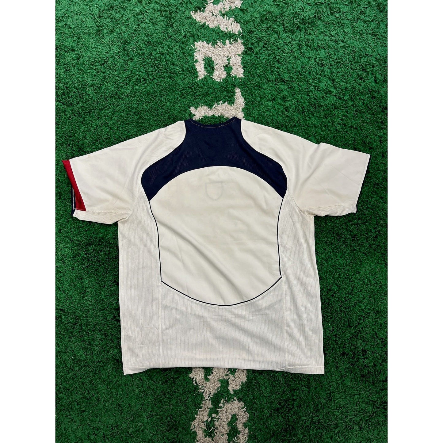 USA Home Shirt 2006/07 XL 7/10 by KershKits in . Available at KershKicks for £55.00. A must-have for fans of KershKits looking to elevate their style with this Kits.