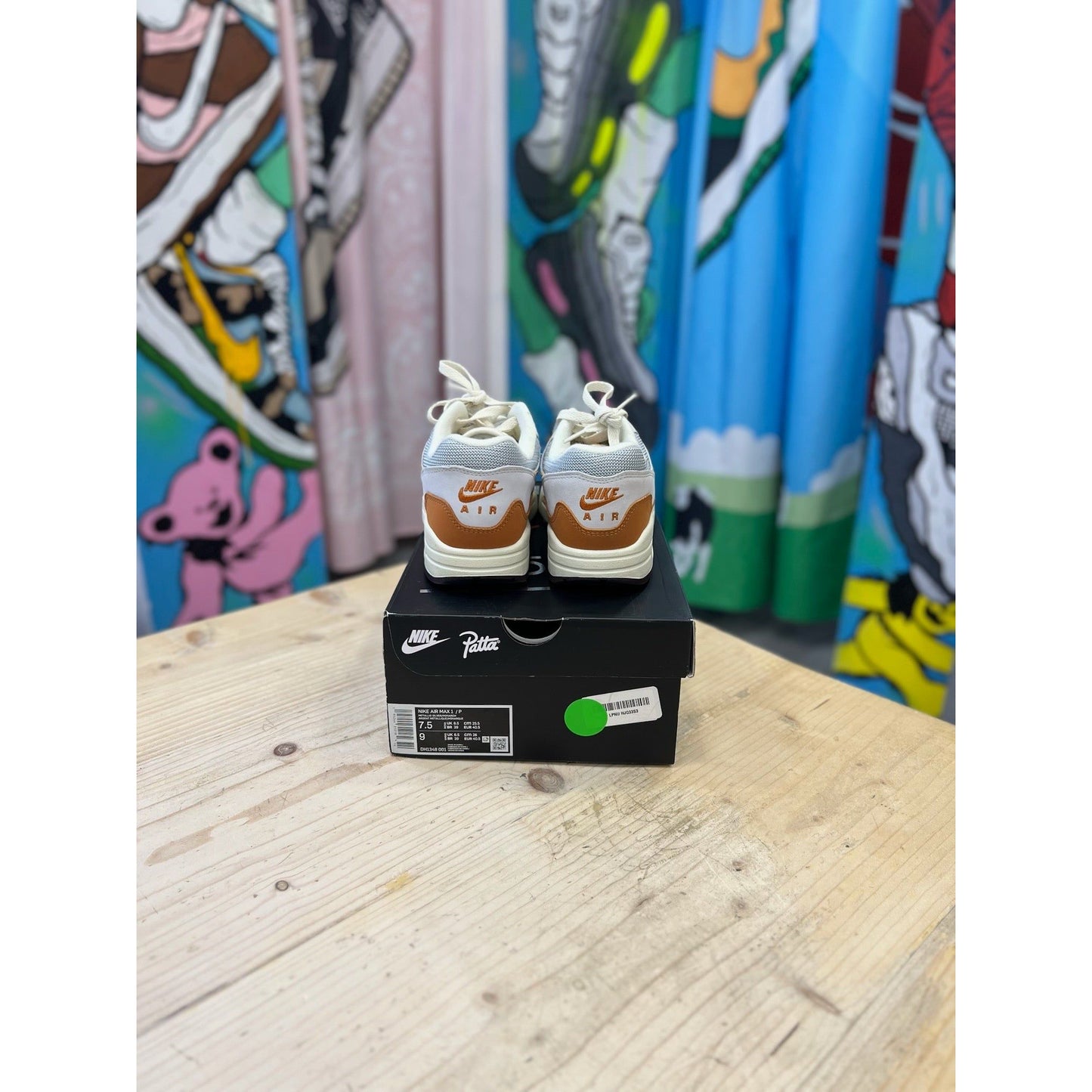 Air Max 1 Patta Monarch UK 6.5 by Nike in Uncategorized. Available at KershKicks for £160.00. A must-have for fans of Nike looking to elevate their style with this Kershkicked.