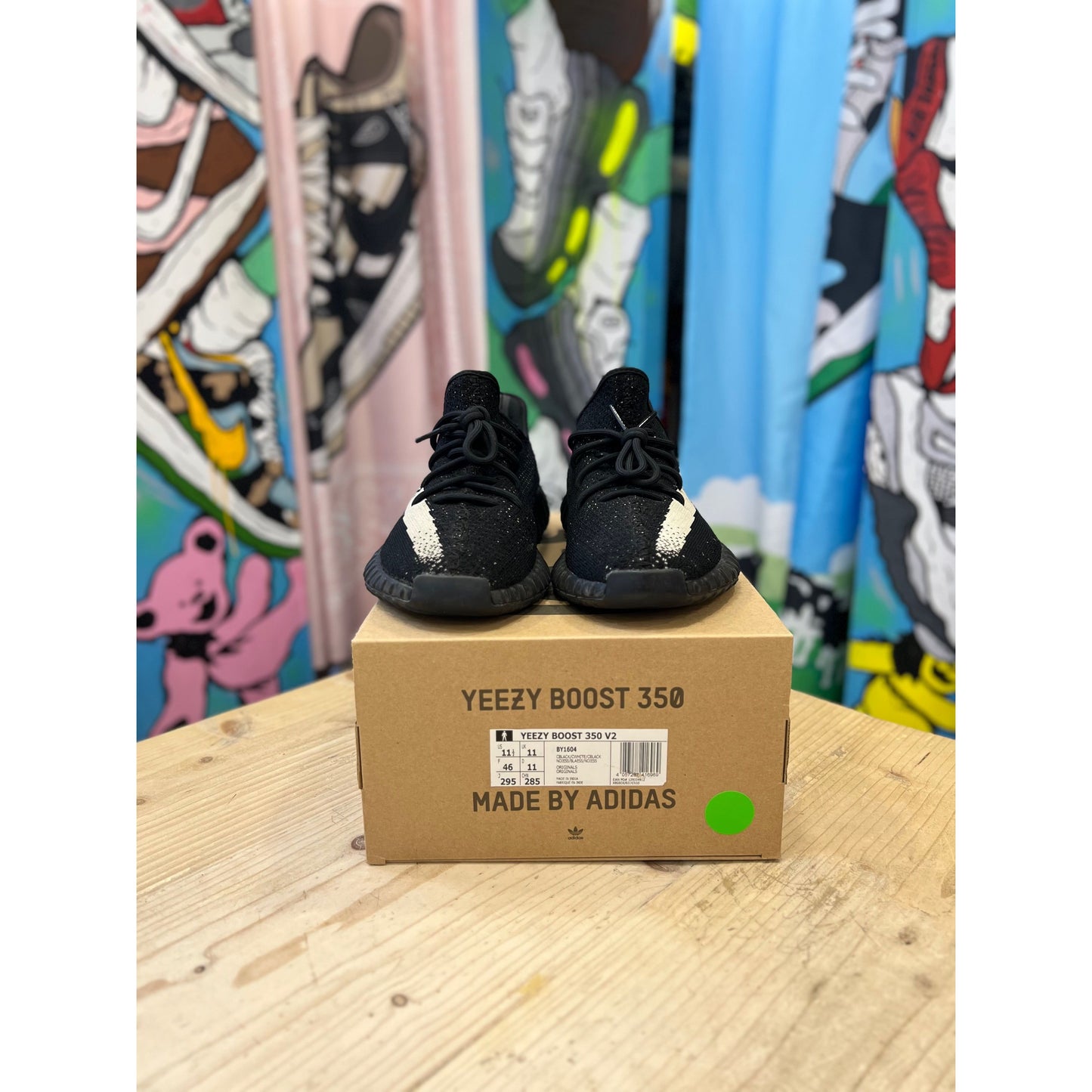 Yeezy 350 v2 Oreo UK11