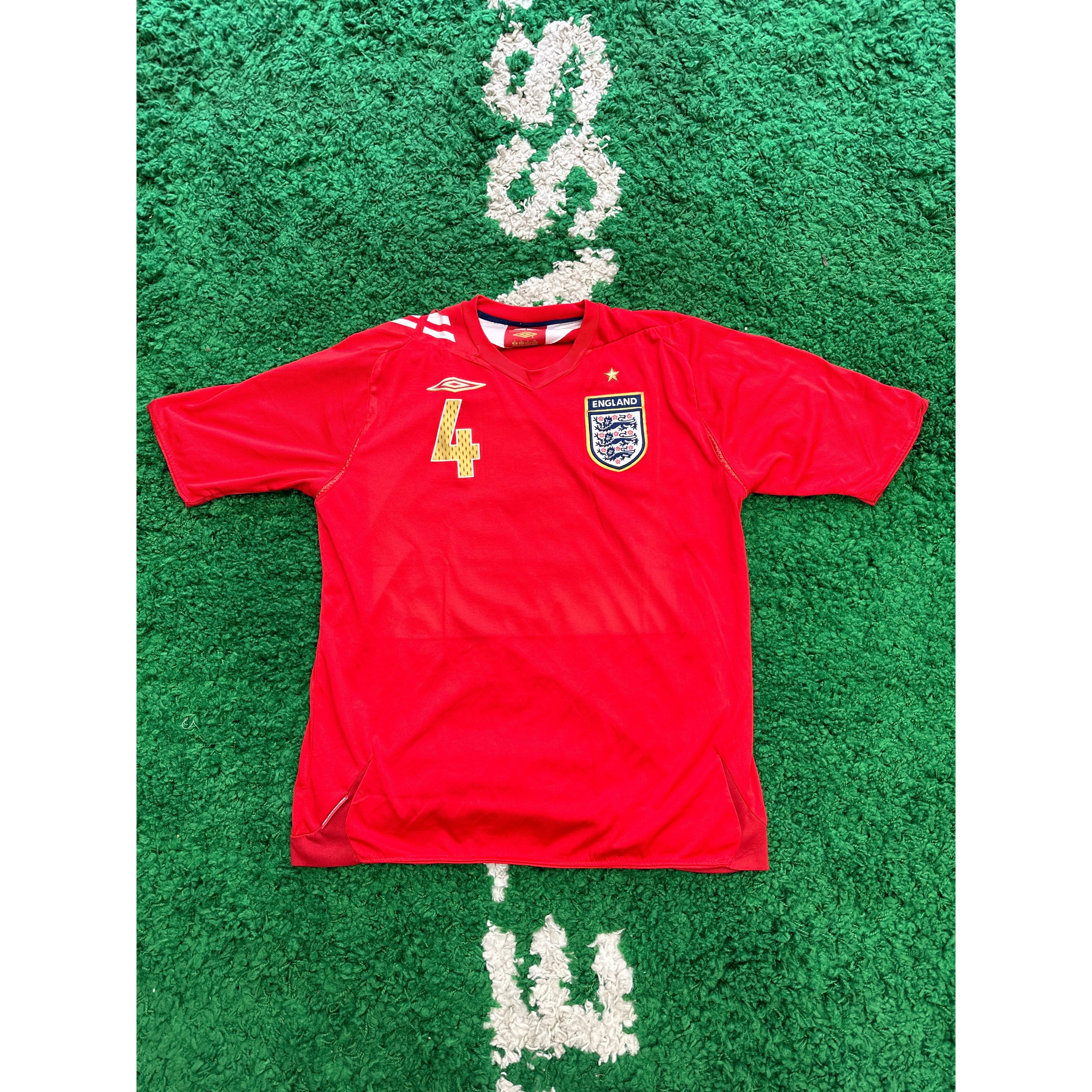 England deals Gerrard soccer jersey