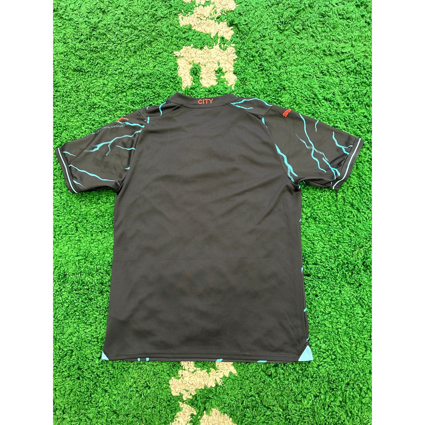 Manchester City 2023/24 Third Shirt M 9/10 by KershKits in . Available at KershKicks for £45.00. A must-have for fans of KershKits looking to elevate their style with this Kits.