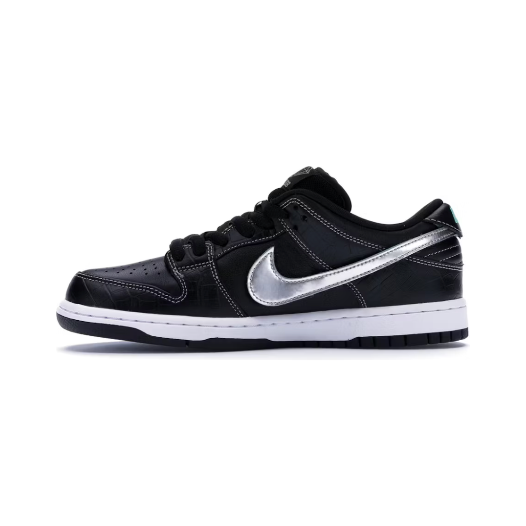 Nike SB Dunk Low Diamond Supply Co. Black Diamond by Nike in Uncategorized. Available at KershKicks for £395.00. A must-have for fans of Nike looking to elevate their style with this Shoes.