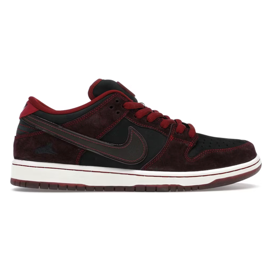 Nike SB Dunk Low Riot Skateshop