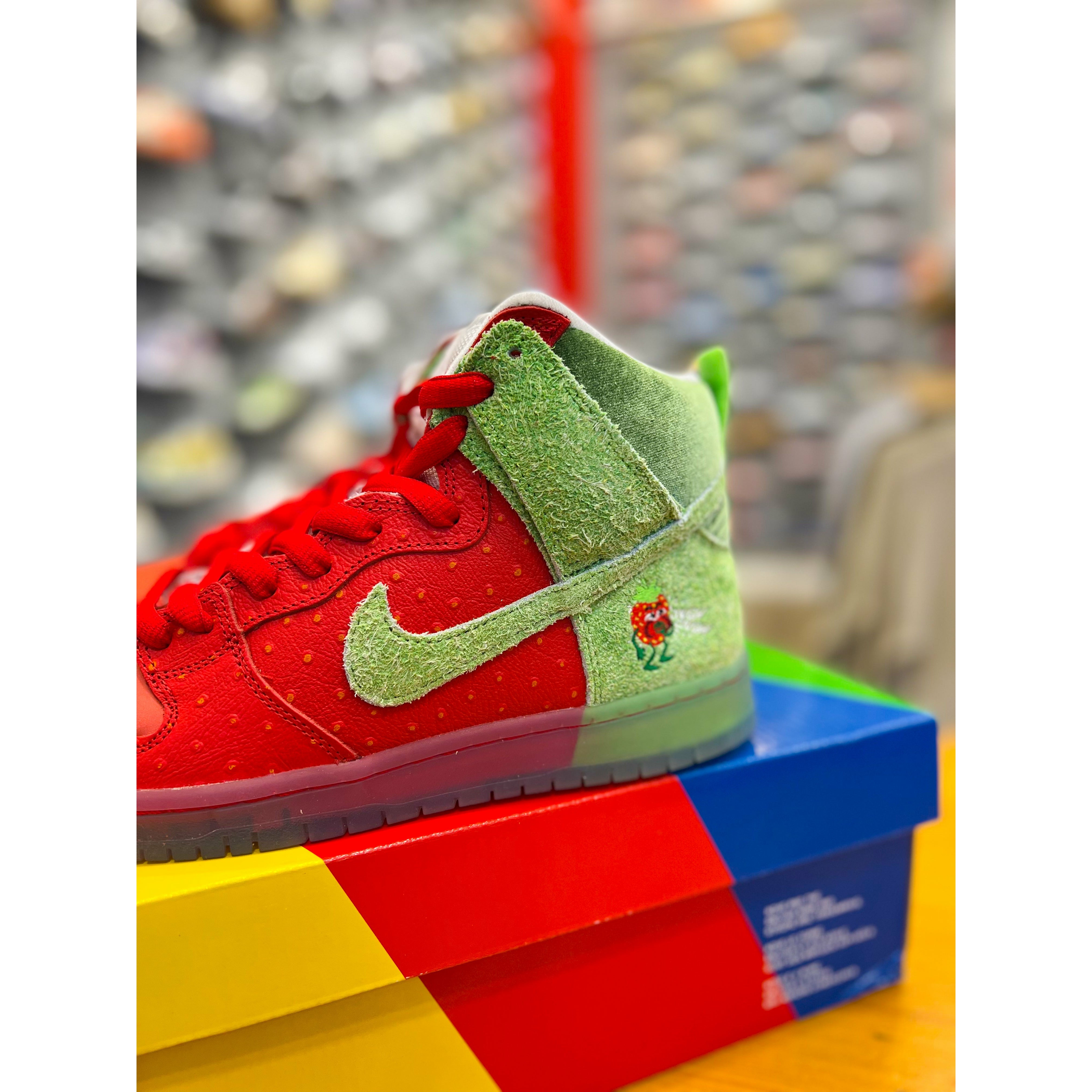 Nike SB Dunk High Strawberry Cough Regular Box Nike KershKicks