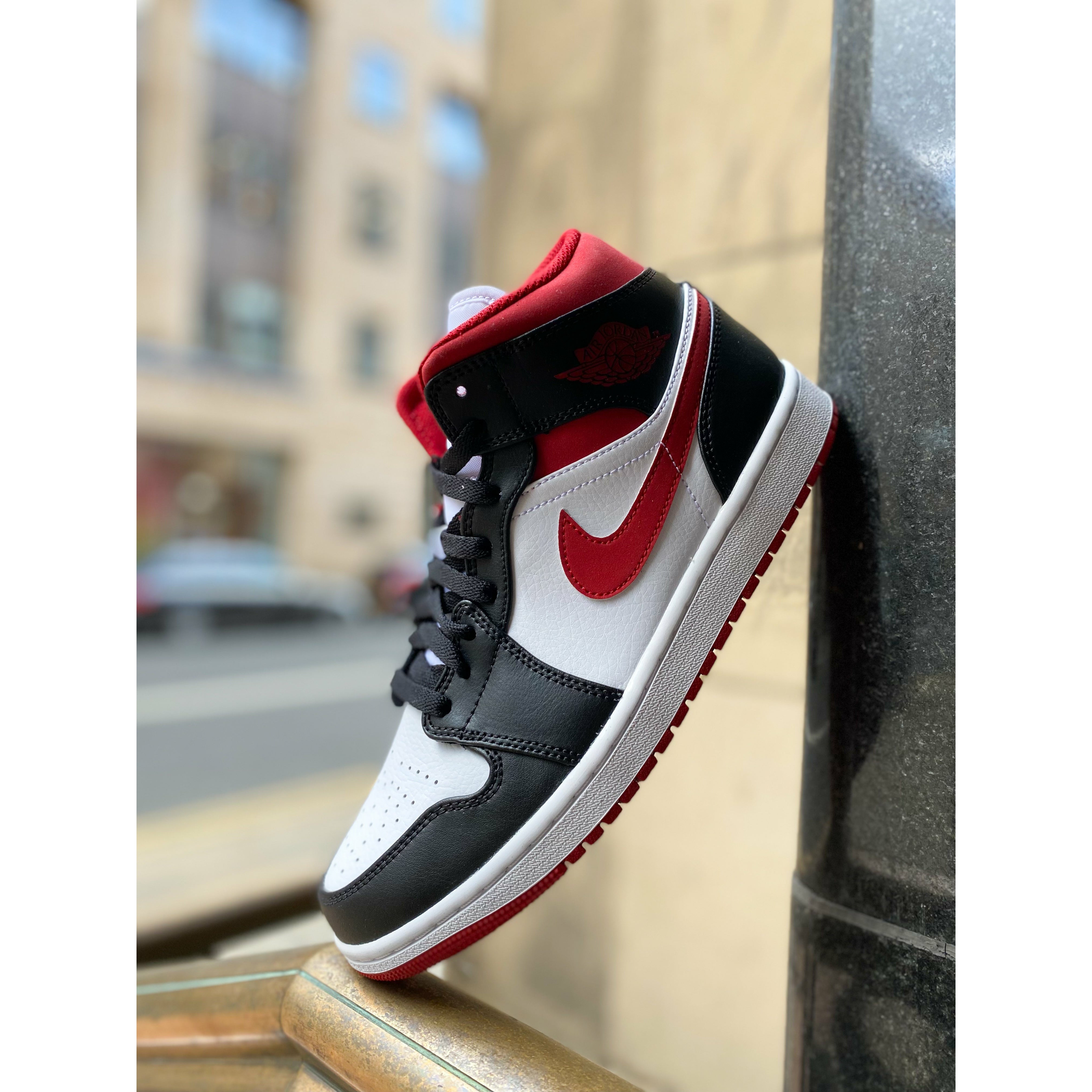 Air jordan 1 mid gym sales red black white