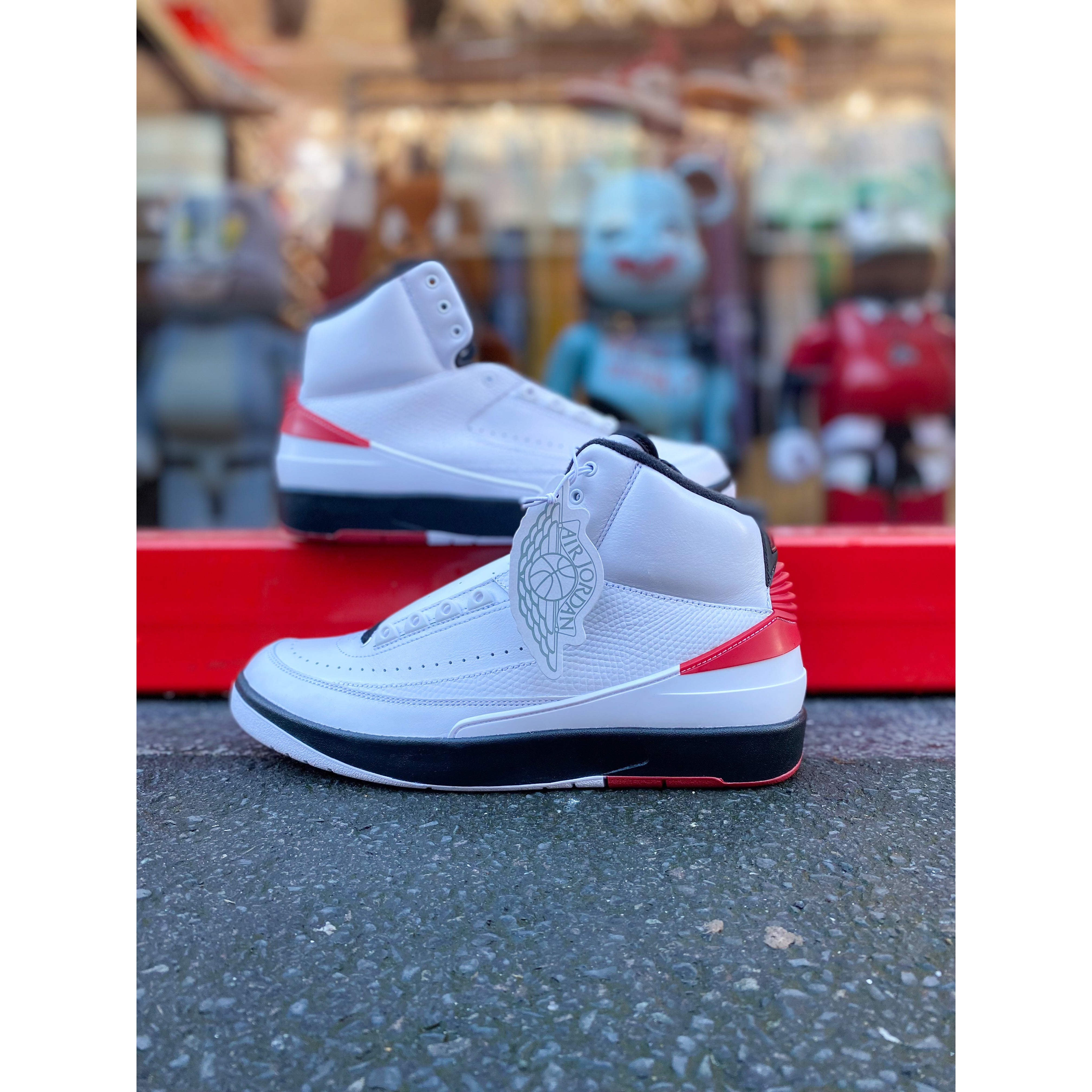 Jordan 2 Retro OG Chicago 2022