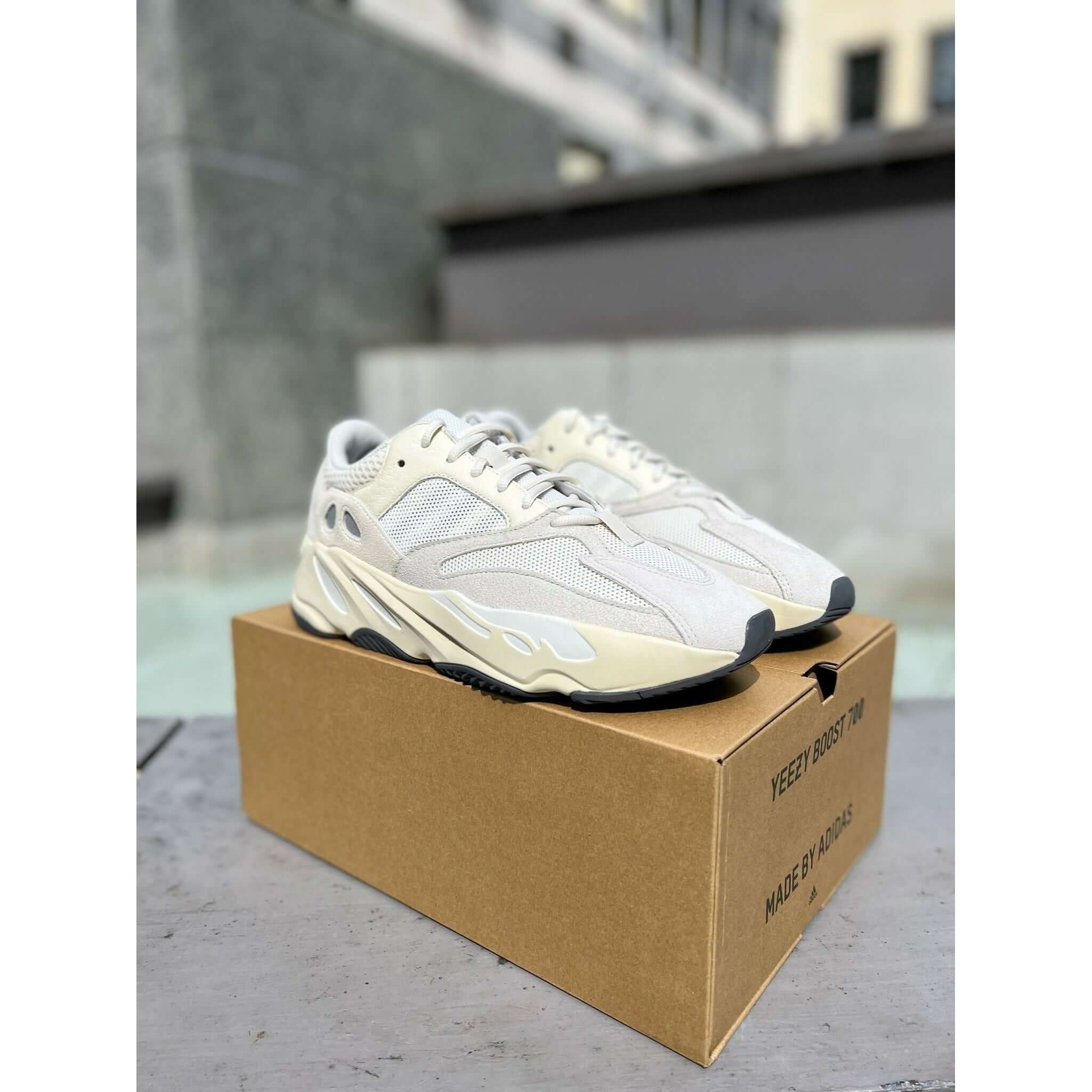 Yeezy 700 best sale analog reflective