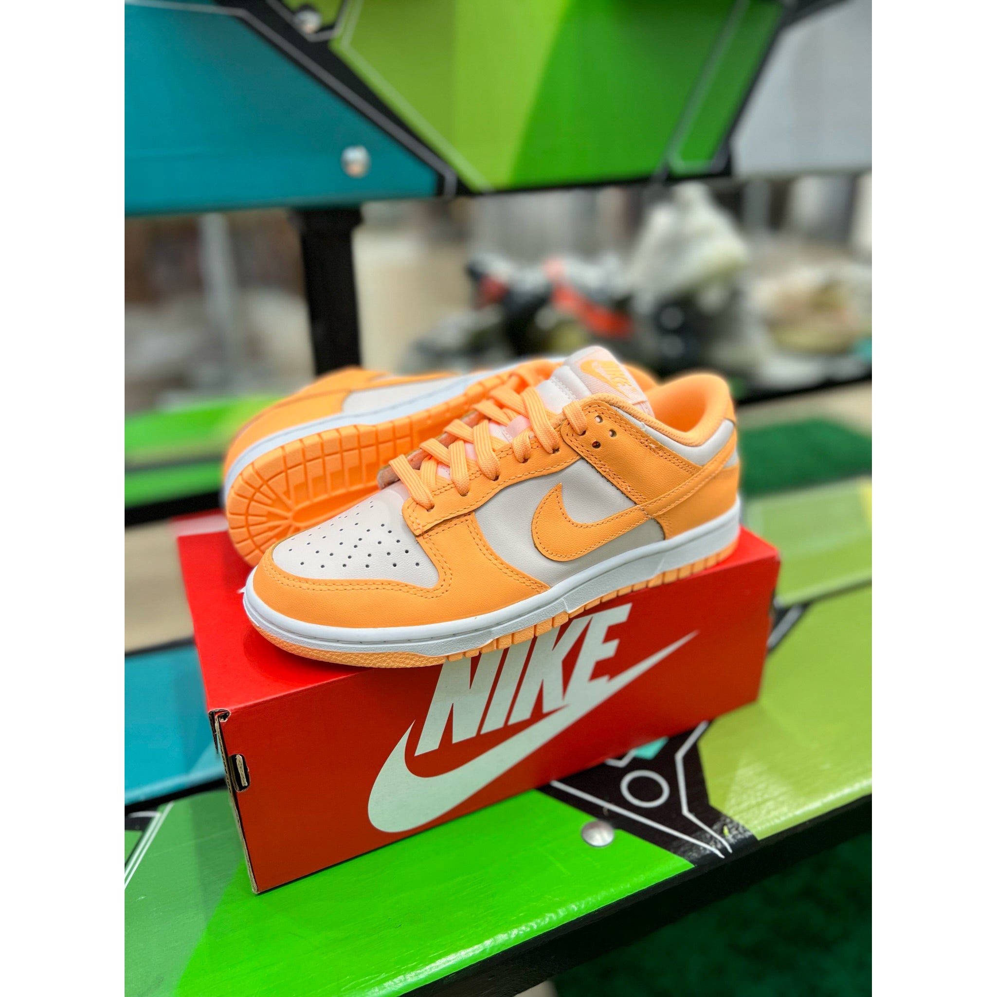 Nike Dunk Low deals Peach Cream 40 US W 8,5| brandneu